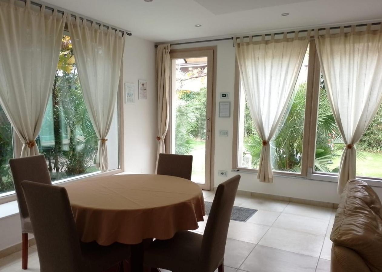Suite Mimosa Con Piscina - Affitti Brevi Italia Sirmione Bagian luar foto