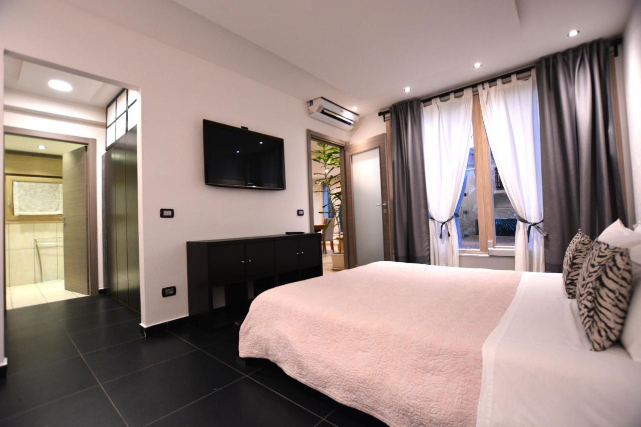 Suite Mimosa Con Piscina - Affitti Brevi Italia Sirmione Bagian luar foto