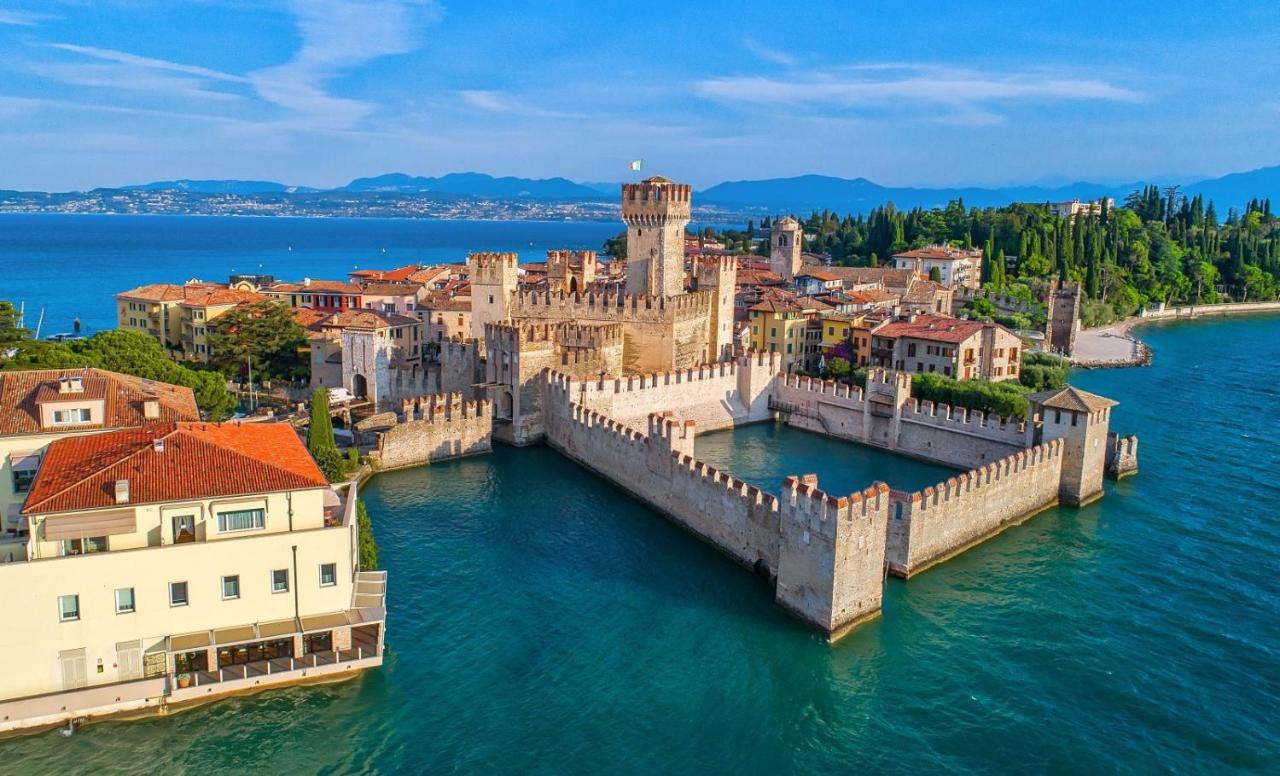 Suite Mimosa Con Piscina - Affitti Brevi Italia Sirmione Bagian luar foto