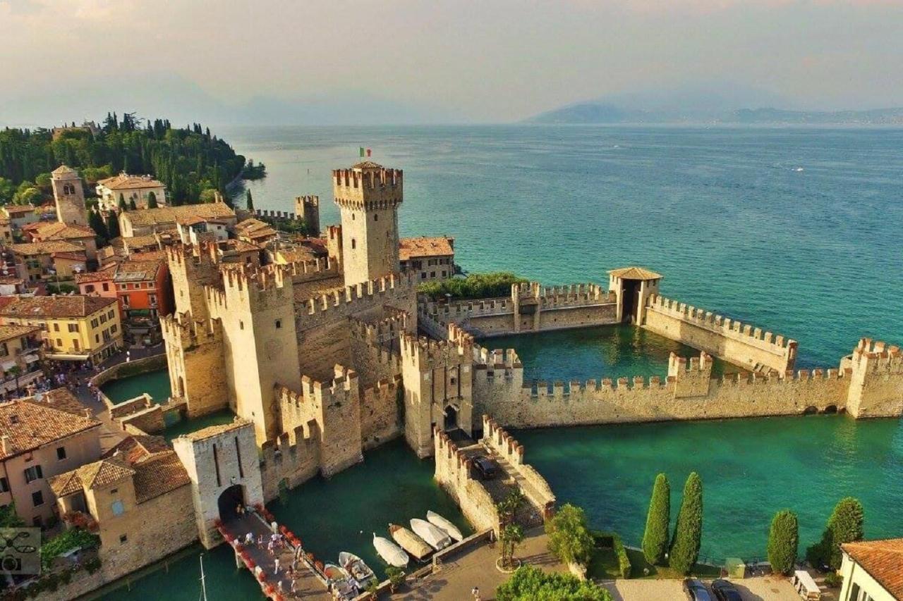 Suite Mimosa Con Piscina - Affitti Brevi Italia Sirmione Bagian luar foto